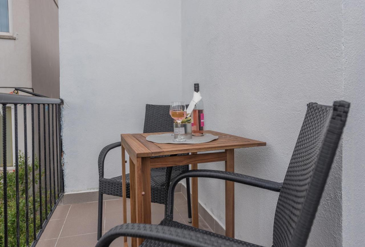 Apartmani Sol Makarska Exterior foto