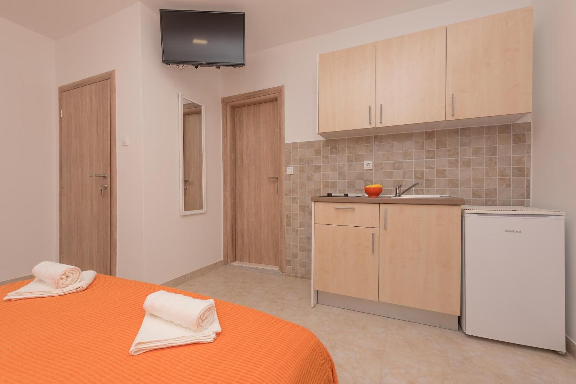 Apartmani Sol Makarska Exterior foto