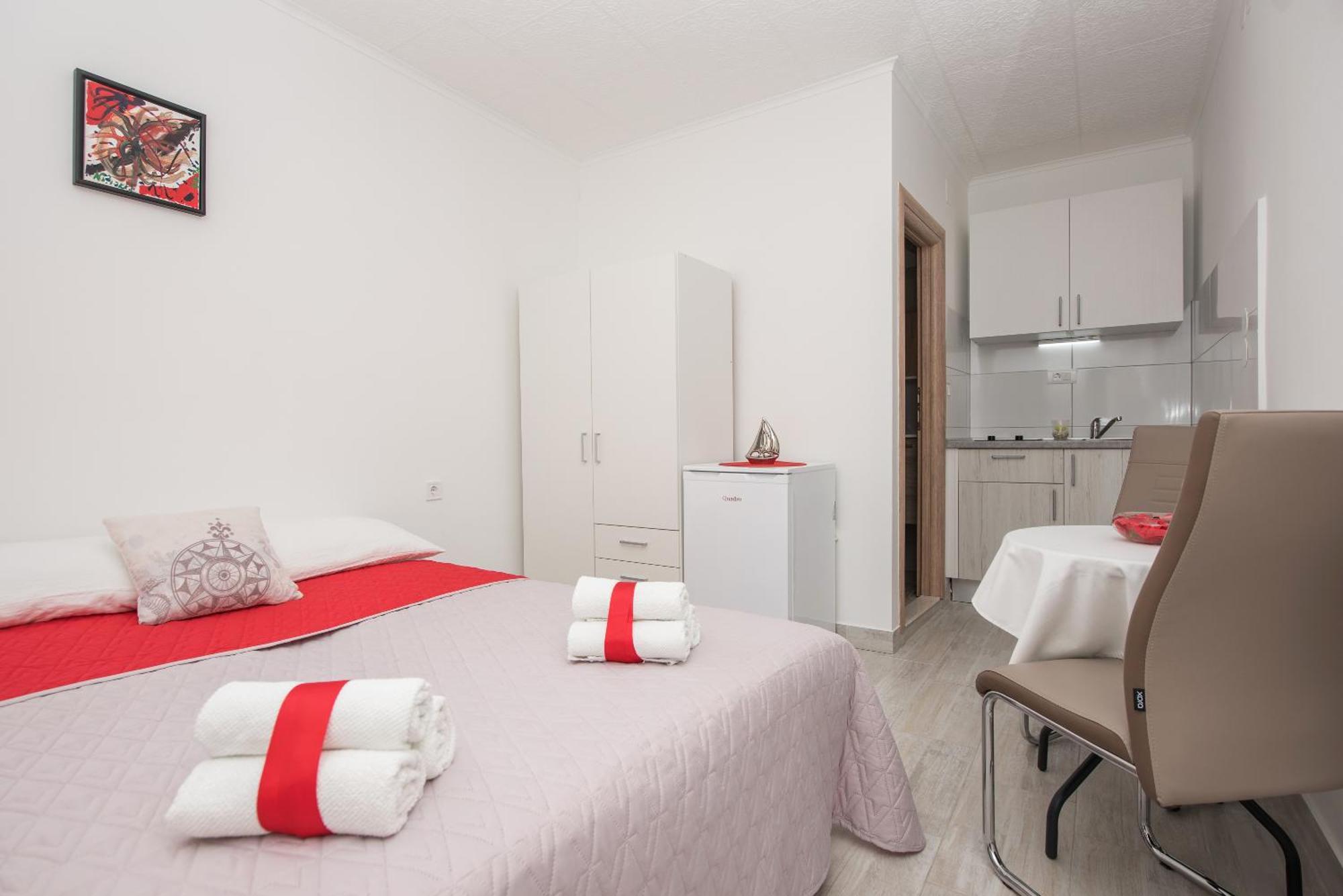 Apartmani Sol Makarska Exterior foto
